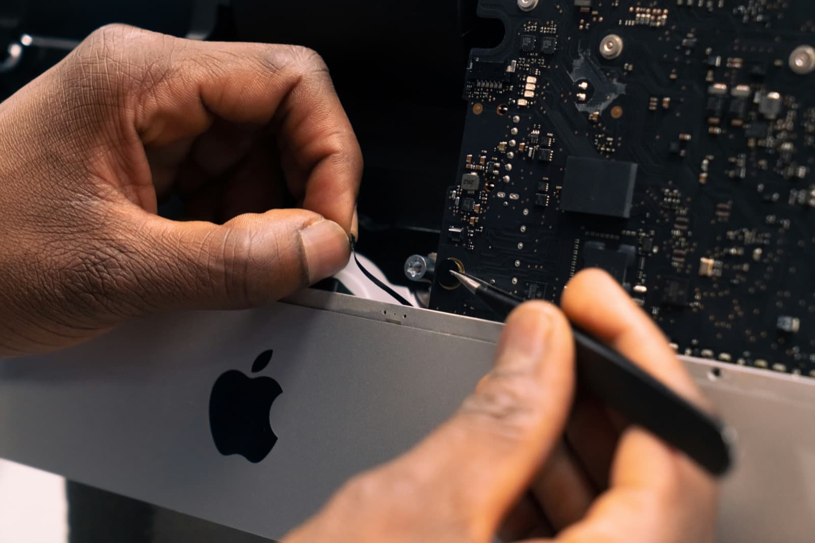 Apple device repair - We Repair Mac London